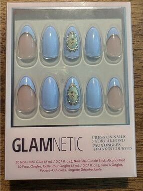 GLAMNETIC Short Almond Press-On Nails in Angel in Blue